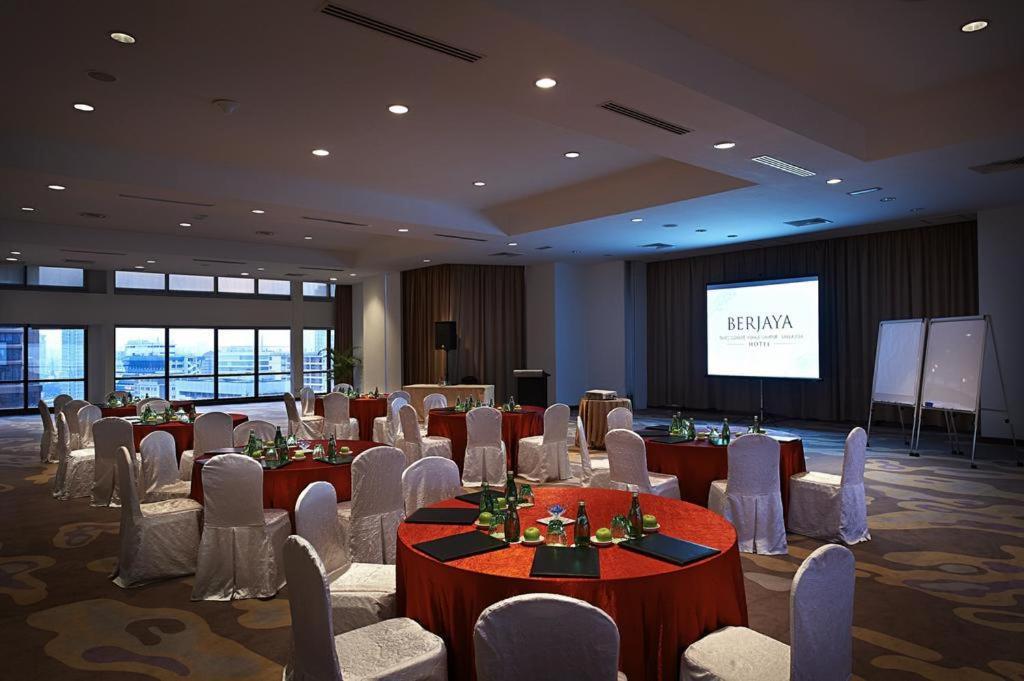 Al Sadirgroup At Time Sqaure Apartment Kuala Lumpur Luaran gambar